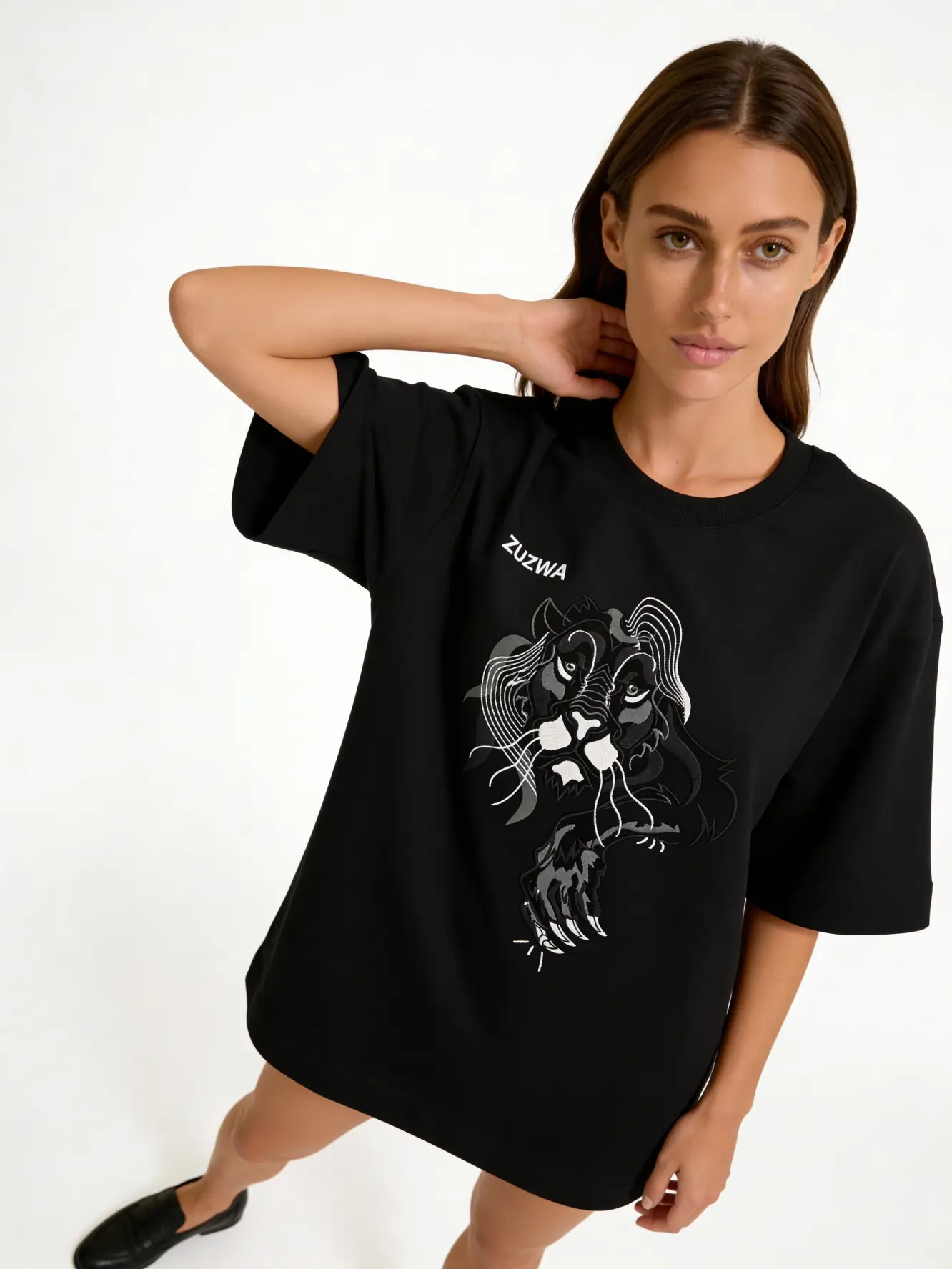 ZUZWA lion embroidered oversized organic cotton t-shirt 9